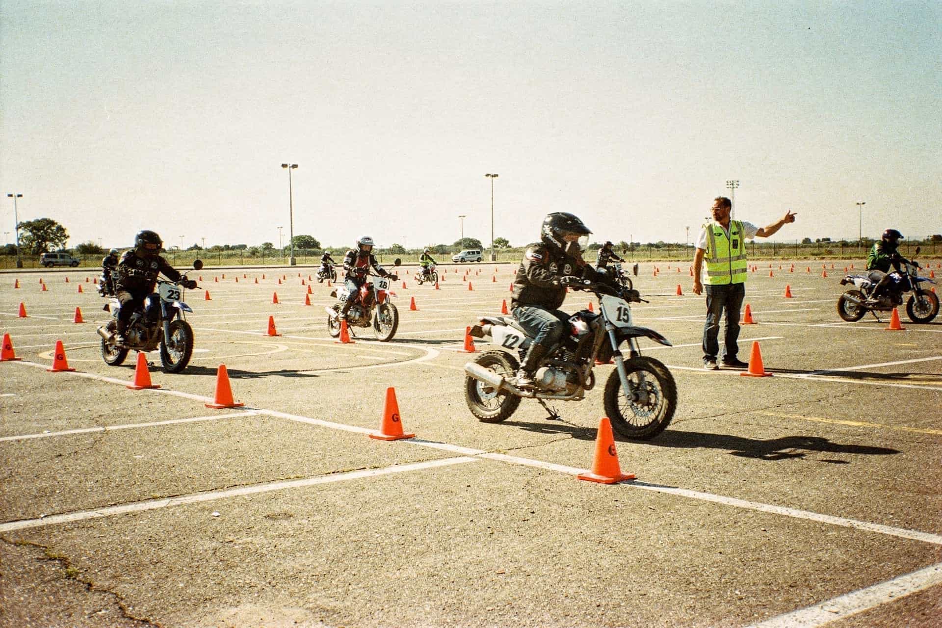 Dirt Bike vs Motorcycle: Key Differences