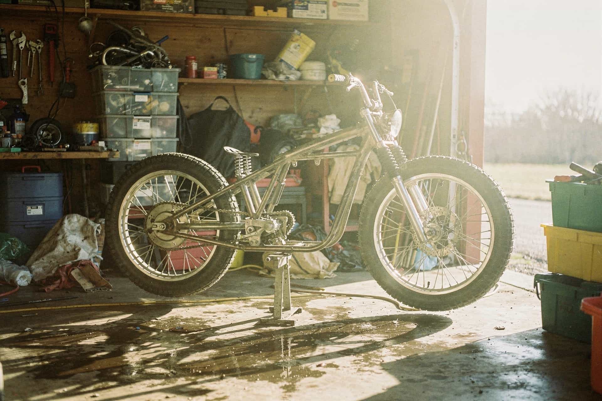Hardtail vs Softail: Which Frame Should You Ride?