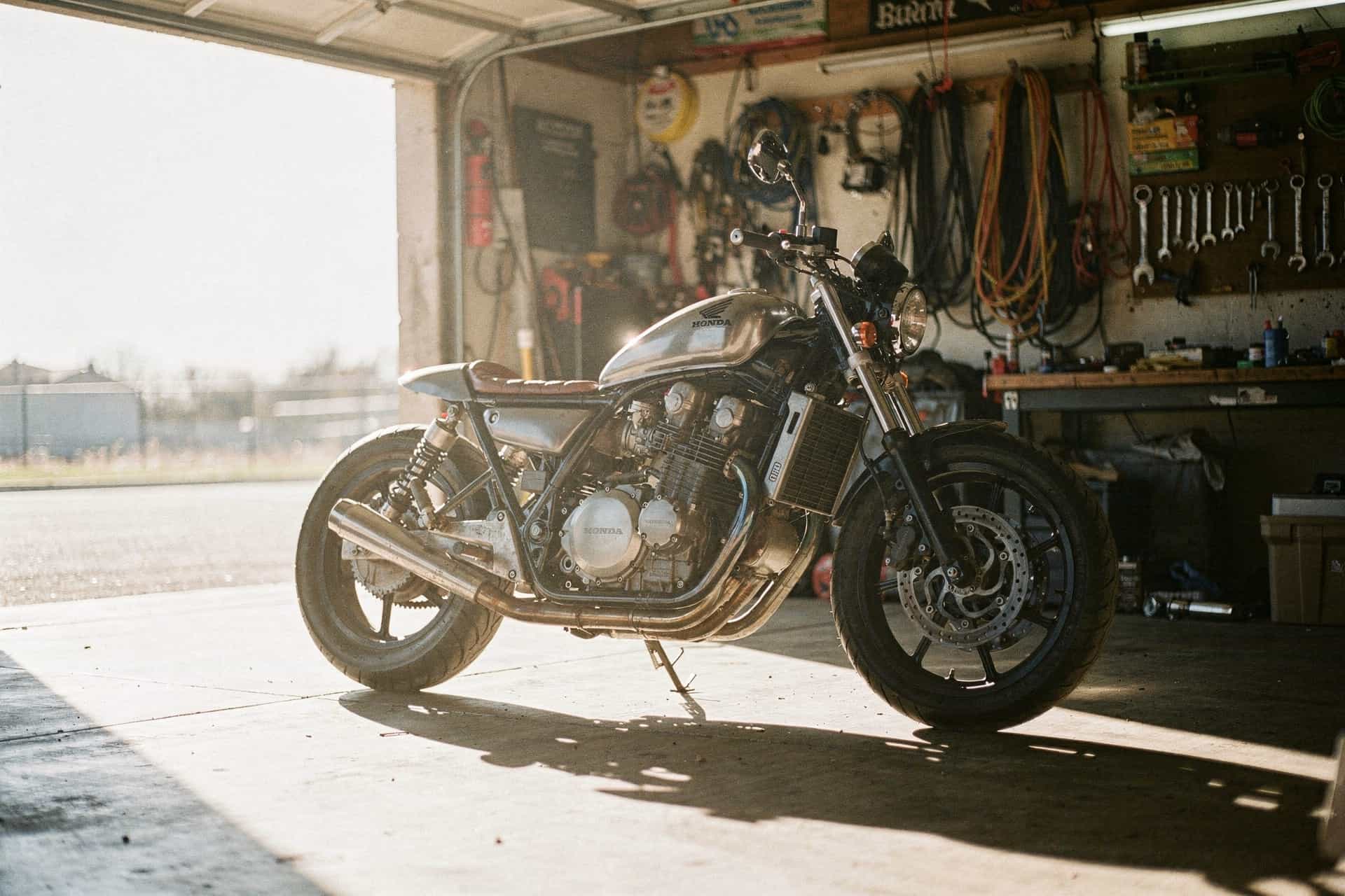 Honda Magna Bobber Kit: Build Guide & Cost
